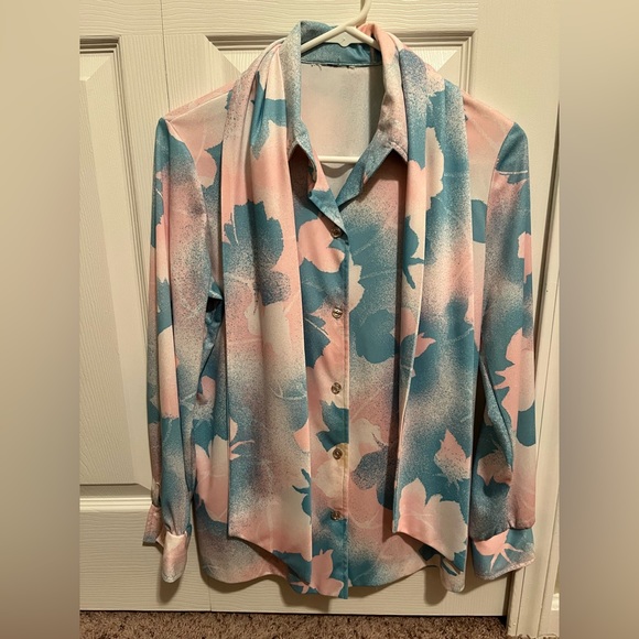 Blushed speckled painted pink and blue collared top | M - Picture 1 of 4